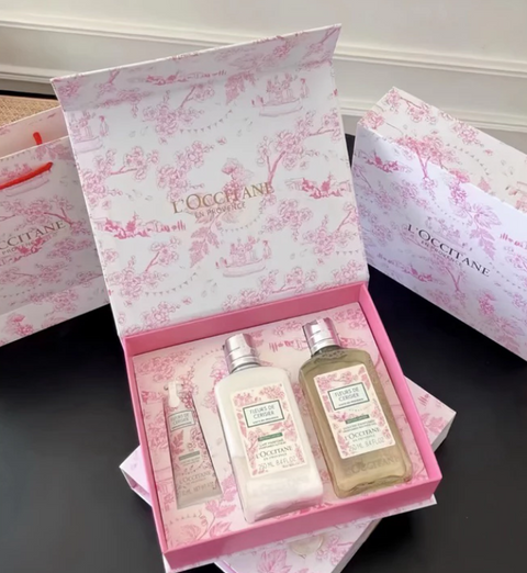 L'Occitane en Provence Green Raisins Love Sakura three piece gift box
